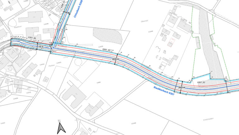 Dienstleistung Gewässerraum: Plan Gewässerraum als Grundlage für ÖREB. Als Beispiel hier der Riedikerbach und Chlusbach bei Riedikon nahe Uster. In bestimmten Abständen ist die Breite des Gewässerraum angegeben.