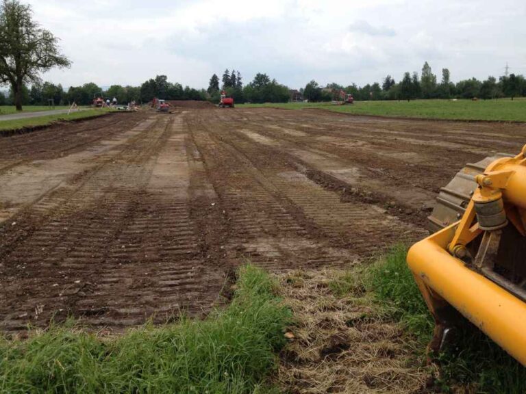 Aktuell-2015-06-12_Das-Festgelaende-des-Schwingfest-2019-Zug-wird-fit-gemacht